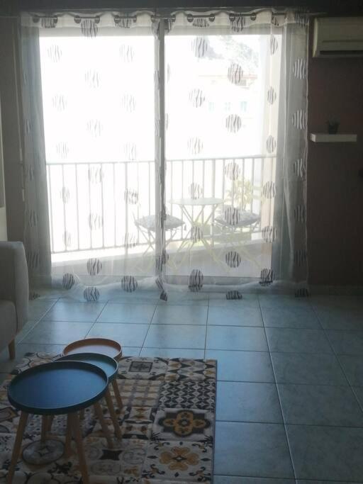 Joli Studio Bord De Mer, Clim, Balcon, Parking Prive Menton Bagian luar foto