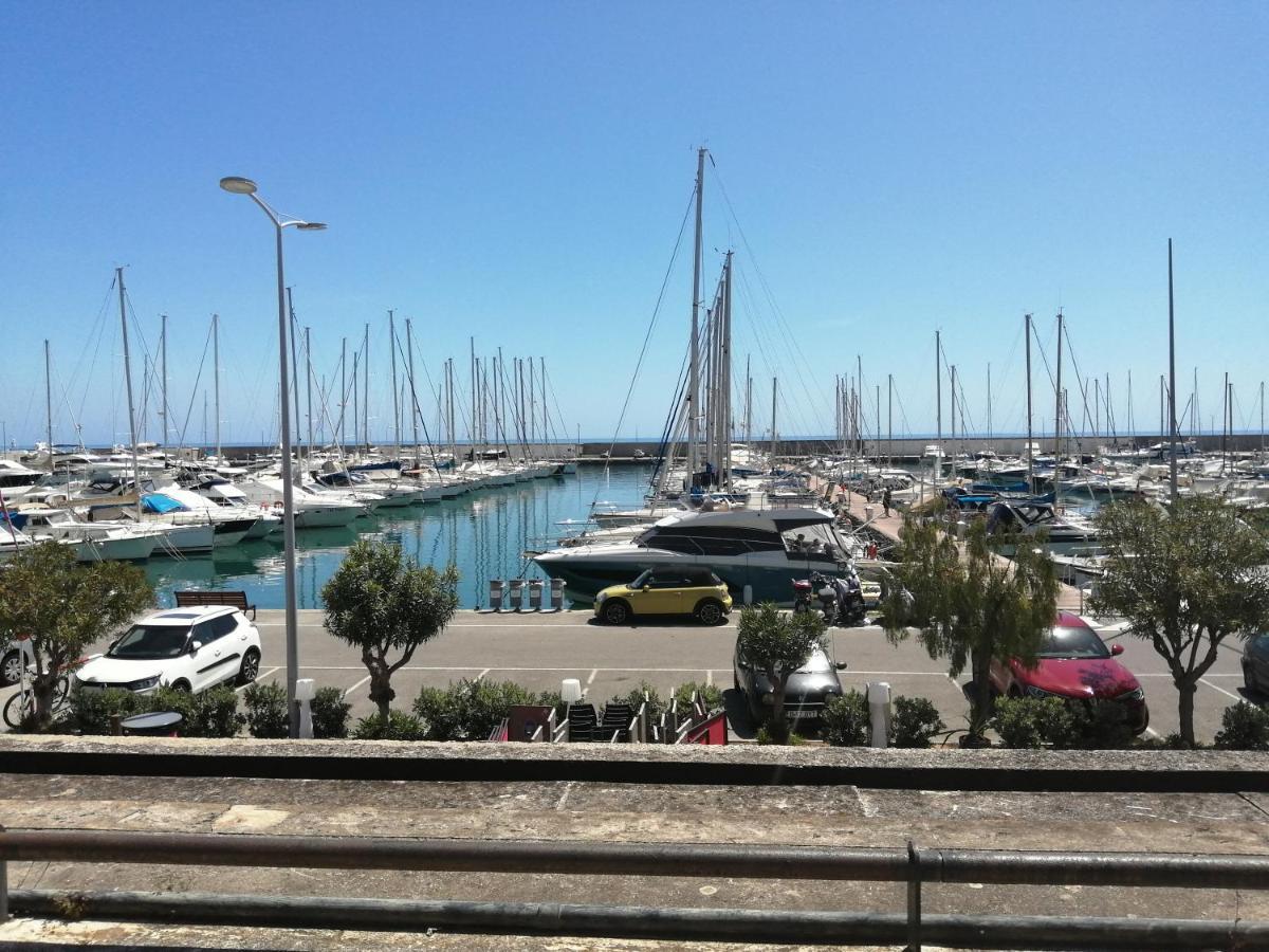 Joli Studio Bord De Mer, Clim, Balcon, Parking Prive Menton Bagian luar foto